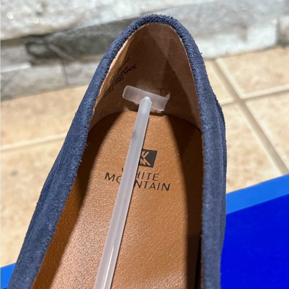 White Mountain Genuine Upper Leather Navy Casavas Loafers - Size Women’s 11 - Picture 7 of 14